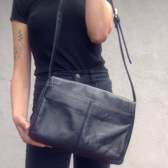 Vintage 90's Authentic Leather Purse - Picture 4 of 8